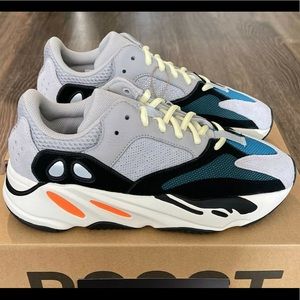 Adidas YEEZY Boost 700 Wave Runner Size 9.5